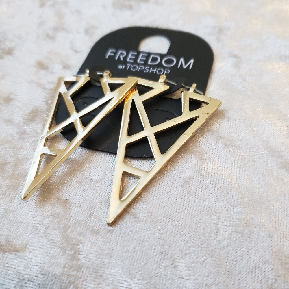 Topshop Gold Geometric Earrings 💕 Free with bundle - Picture 2 of 4